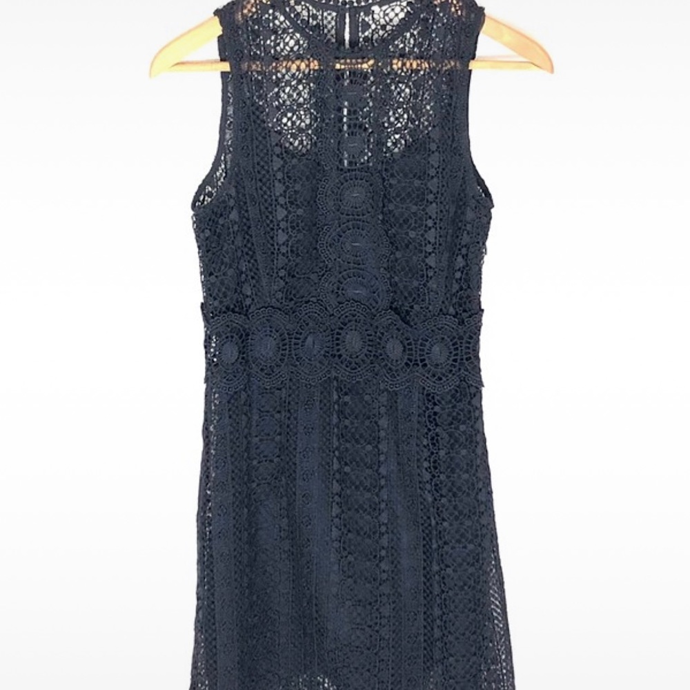 H&M LACE SLEEVELESS DRESS